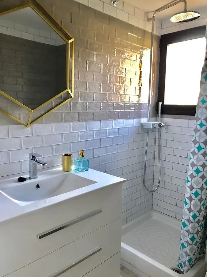Apartamento Luxury House 110 M2 On The Beach, Pool, Parking Torremolinos España